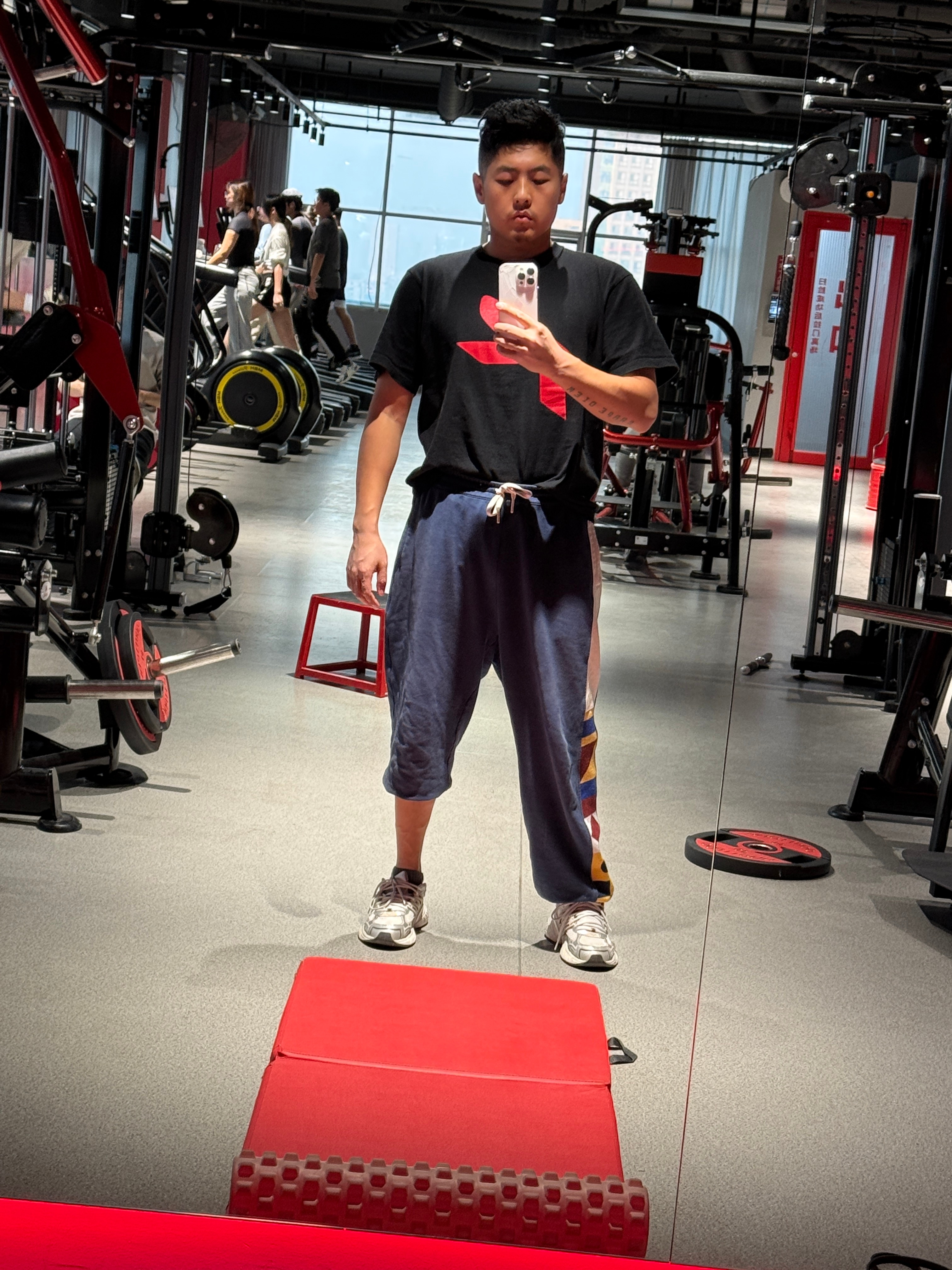 剪了个“利索”的发型... 