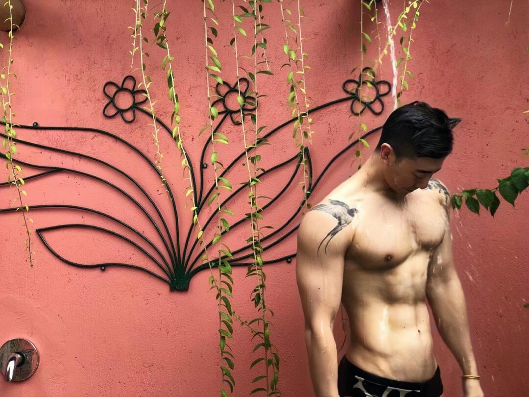 天气热了可以游泳了