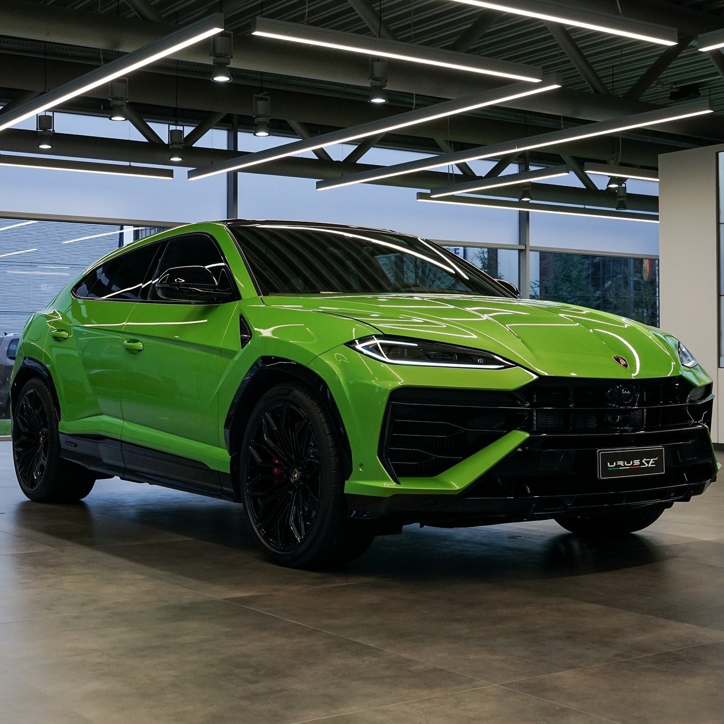 Lamborghini Urus SE.Color : Verde Selvan