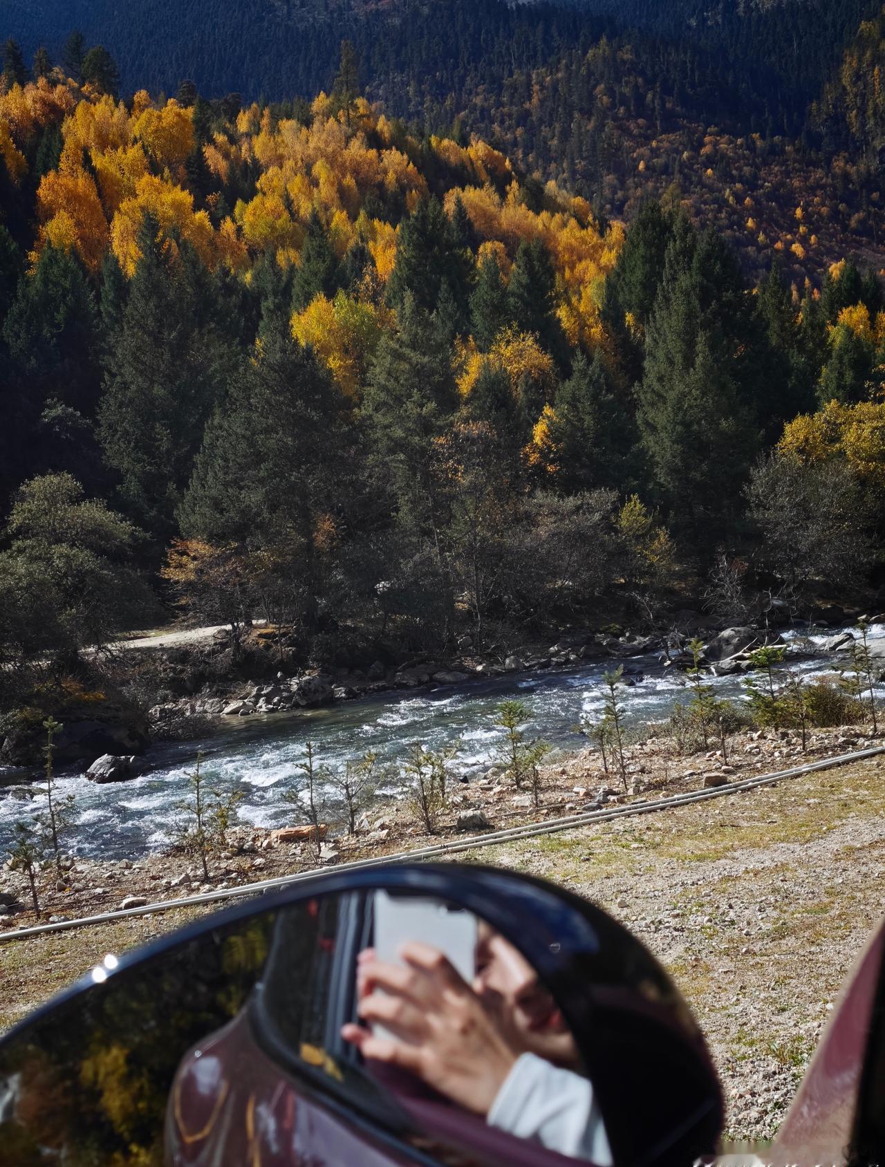 追风之旅-西藏篇
林芝·巴松措
眼睛在天堂，一眼看四季🍁