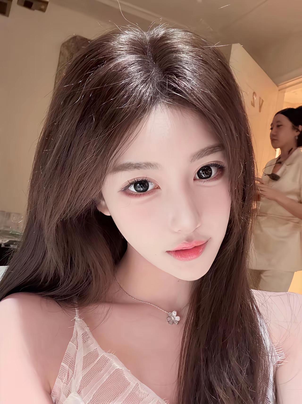 你心中的美女是什么样子漂亮可爱的女孩子，长相漂亮、身材好、性格温柔可爱