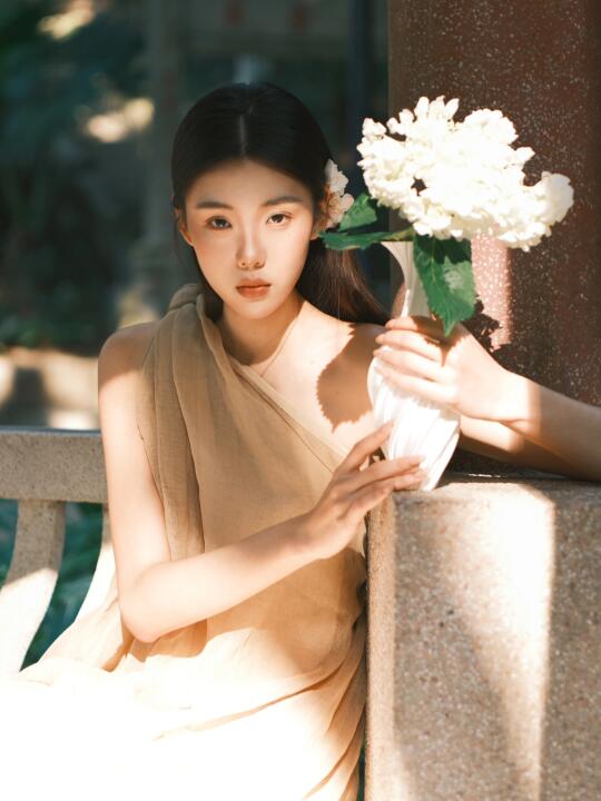 杳杳春来时，祈尔繁芜知