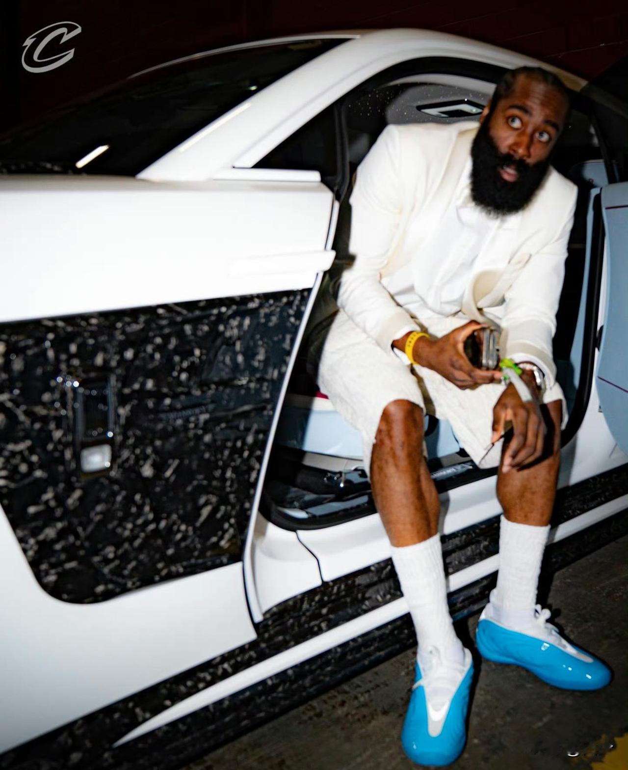 G2别以为稳了，四少分析G1，给出骑士保主场优势的5点建议:
1️⃣G1的英格拉