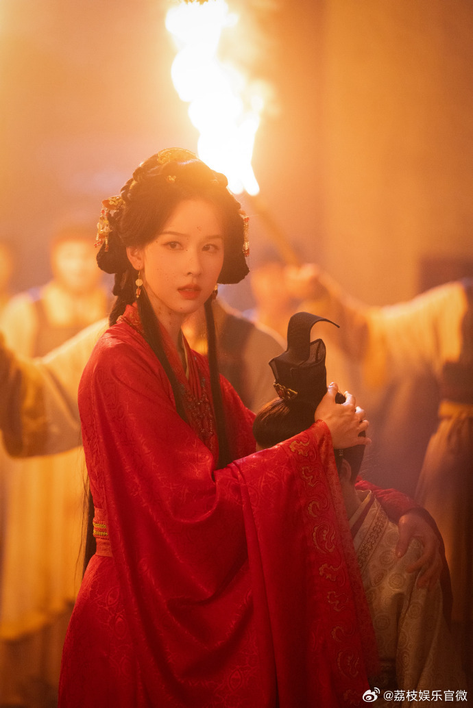 陈都灵演过雾姐后果然不一样了 陈都灵演完雾姐后这蛇蝎美人设定太绝！古装加身韵味十