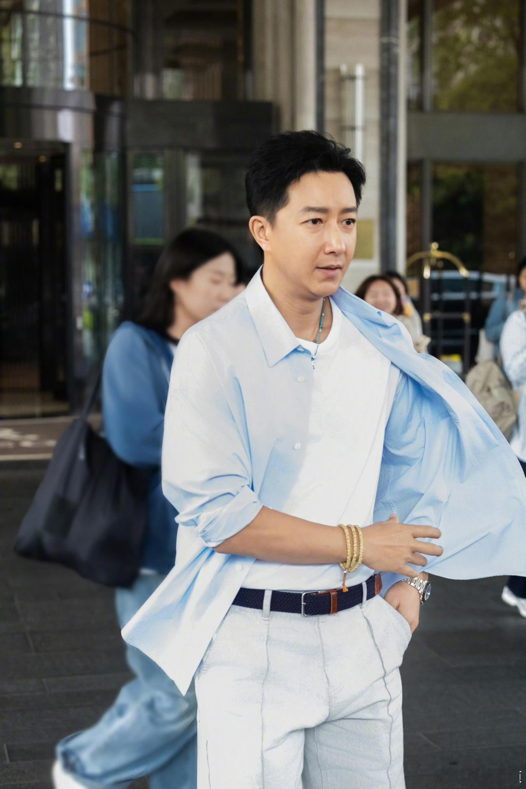 爸爸当家5长沙路透爸爸当家 根据网友路透，爸爸当家5是在长沙录制了啊！！期待韩庚