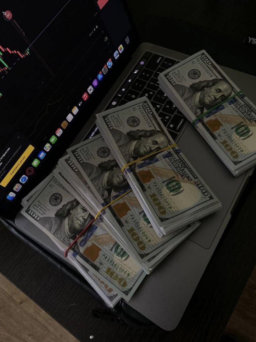 在交易的世界里，无数人沉迷于复杂的技术指标、纷繁的K线形态和宏大的经济数据分析。