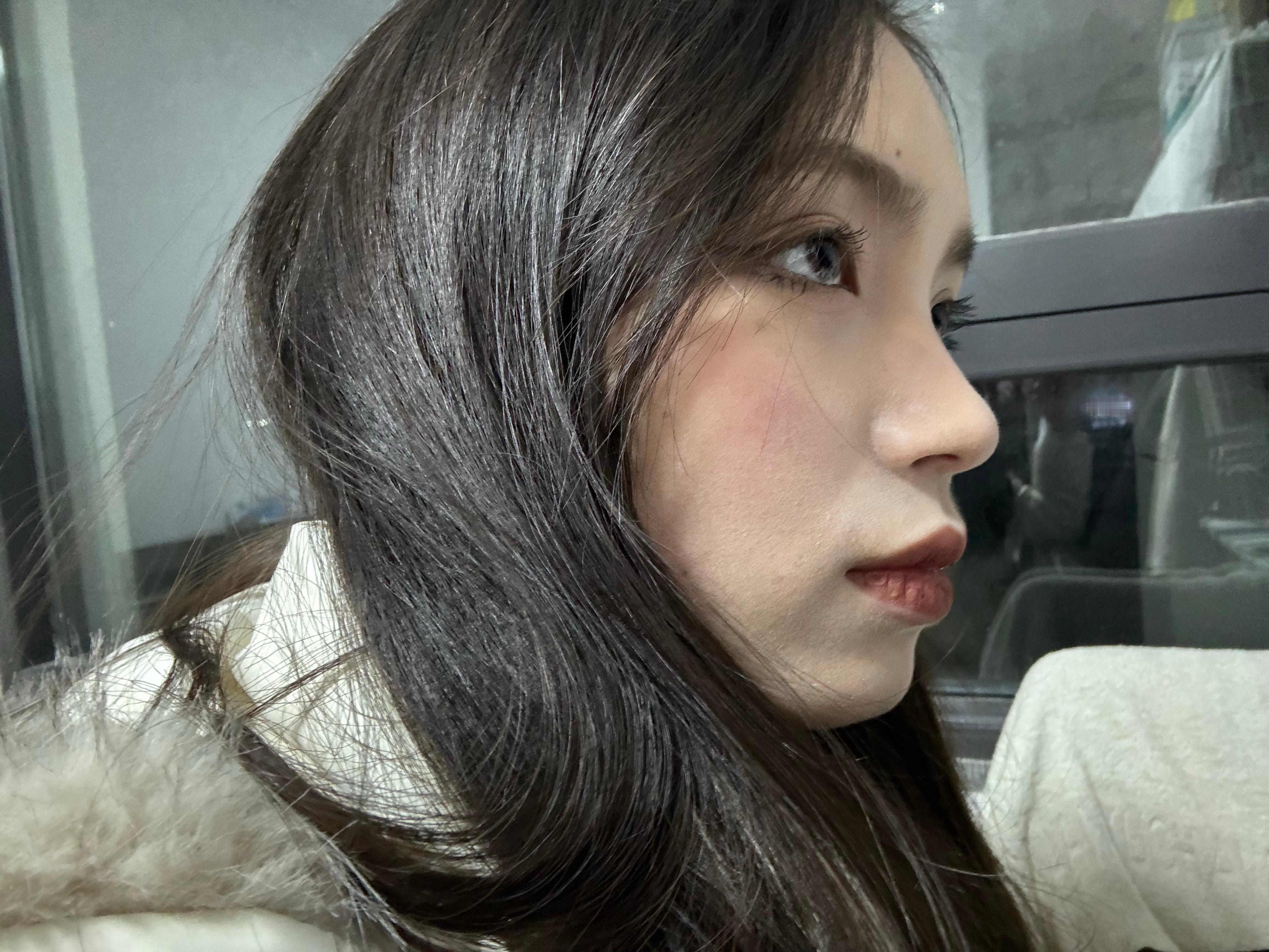 唇纹深到可以在里面开一间正新鸡排店 