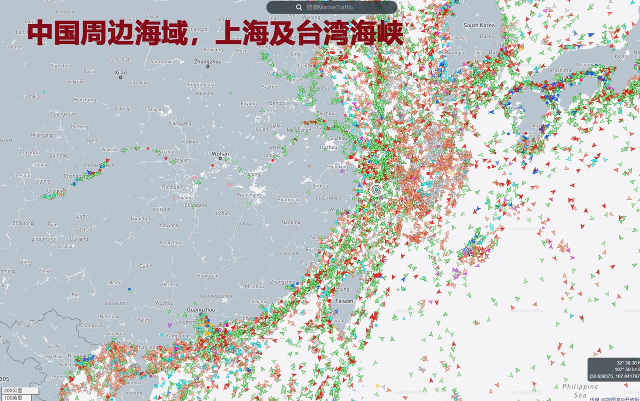 所谓：天下熙熙皆为利来，天下攘攘皆为利往。

我在同一张全球海域船运路线图（同比