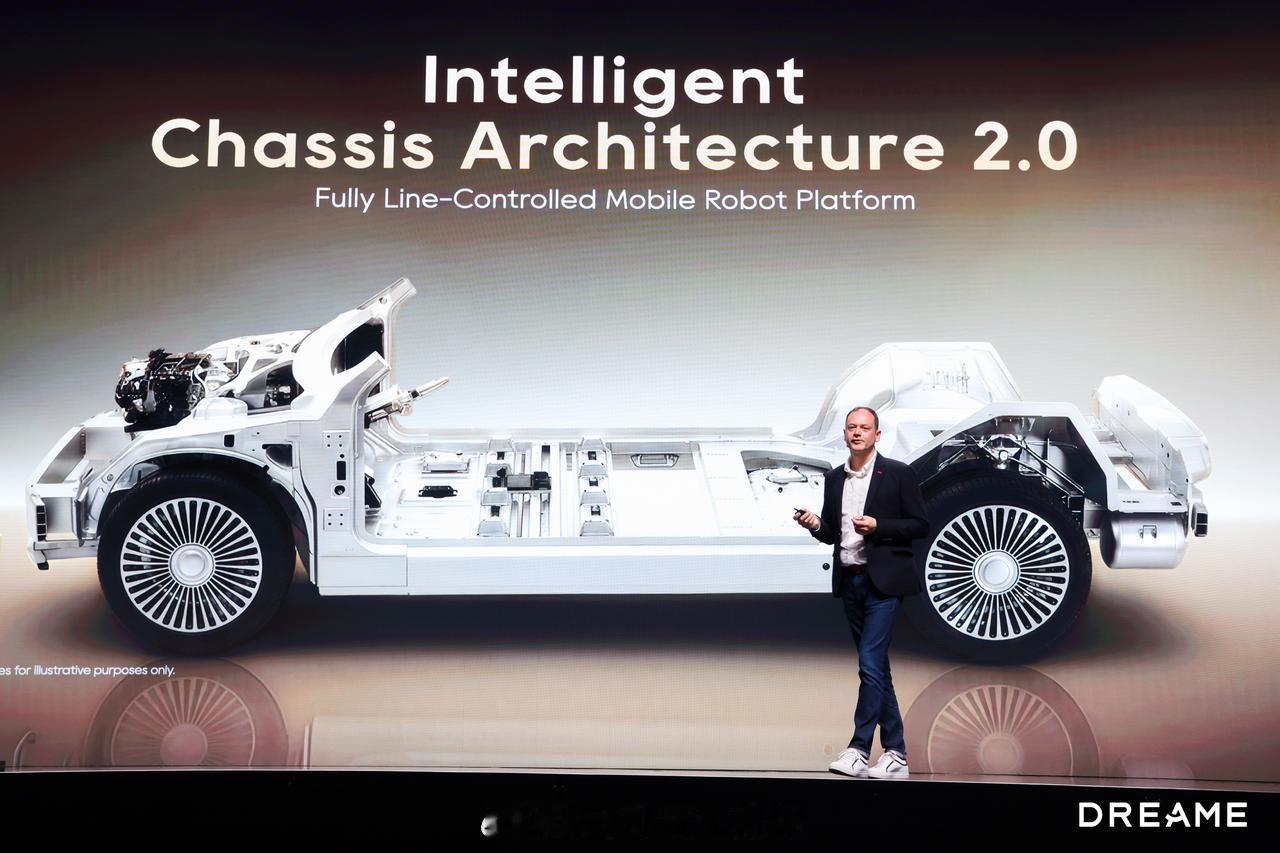 追觅火箭超跑百公里加速0.9秒火箭超跑名字取得好啊跑起来速度也和火箭一样快 