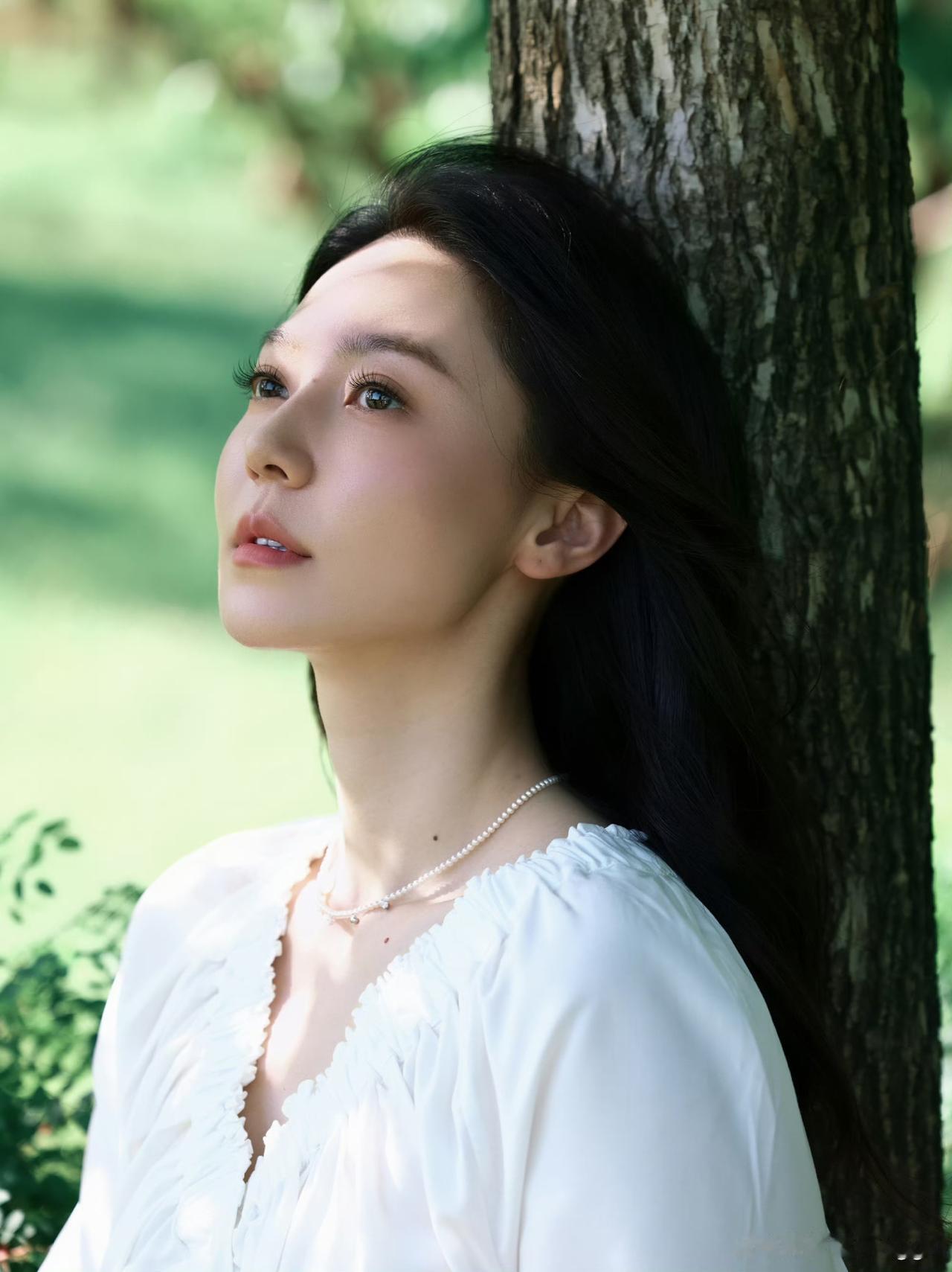 好漂亮❤️笑容好治愈又明媚😊
黄梦莹