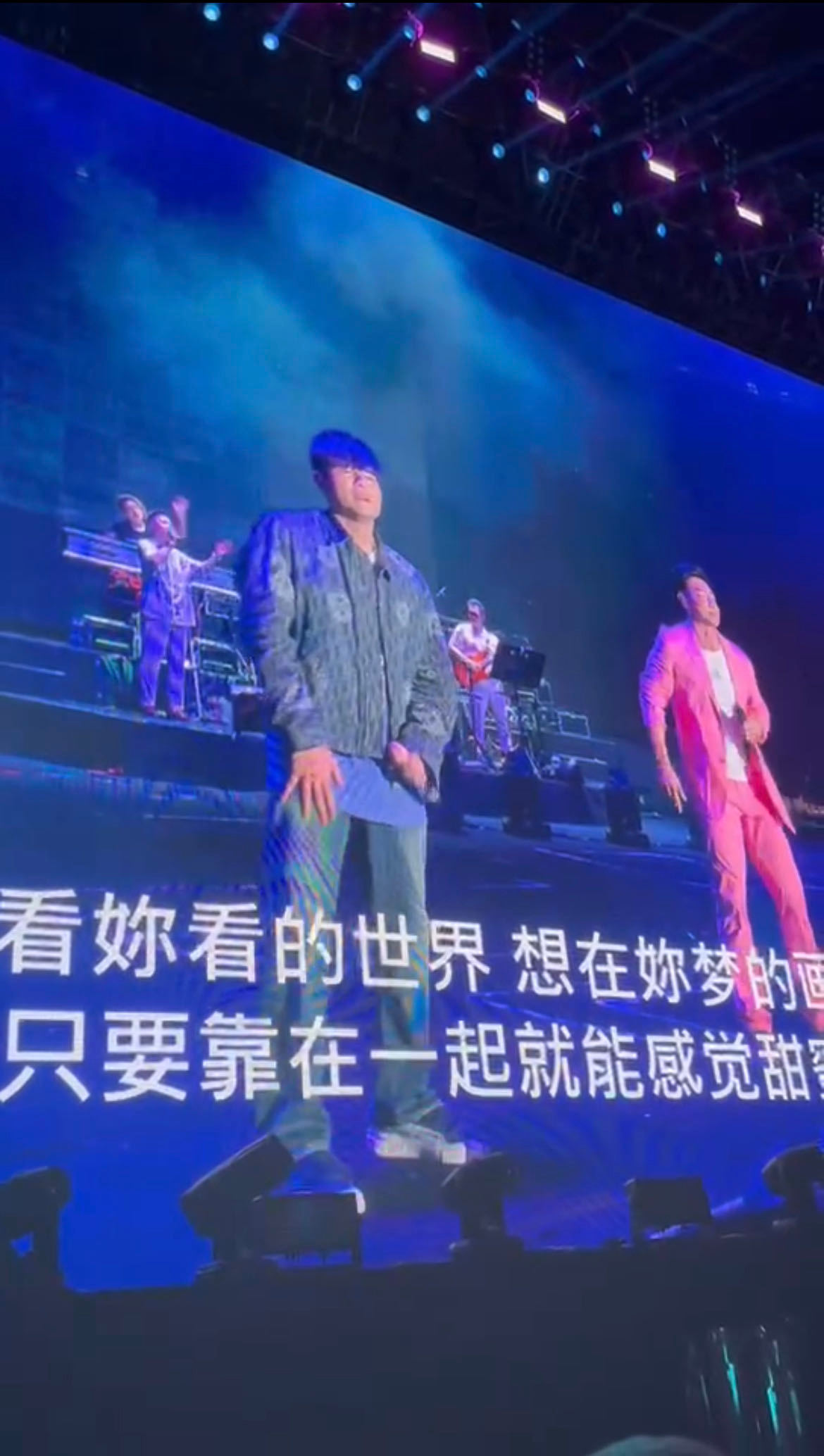 #周杰伦回到过去是刘畊宏写的#  之前一直都知道刘畊宏和周杰伦的关系很好，但是没