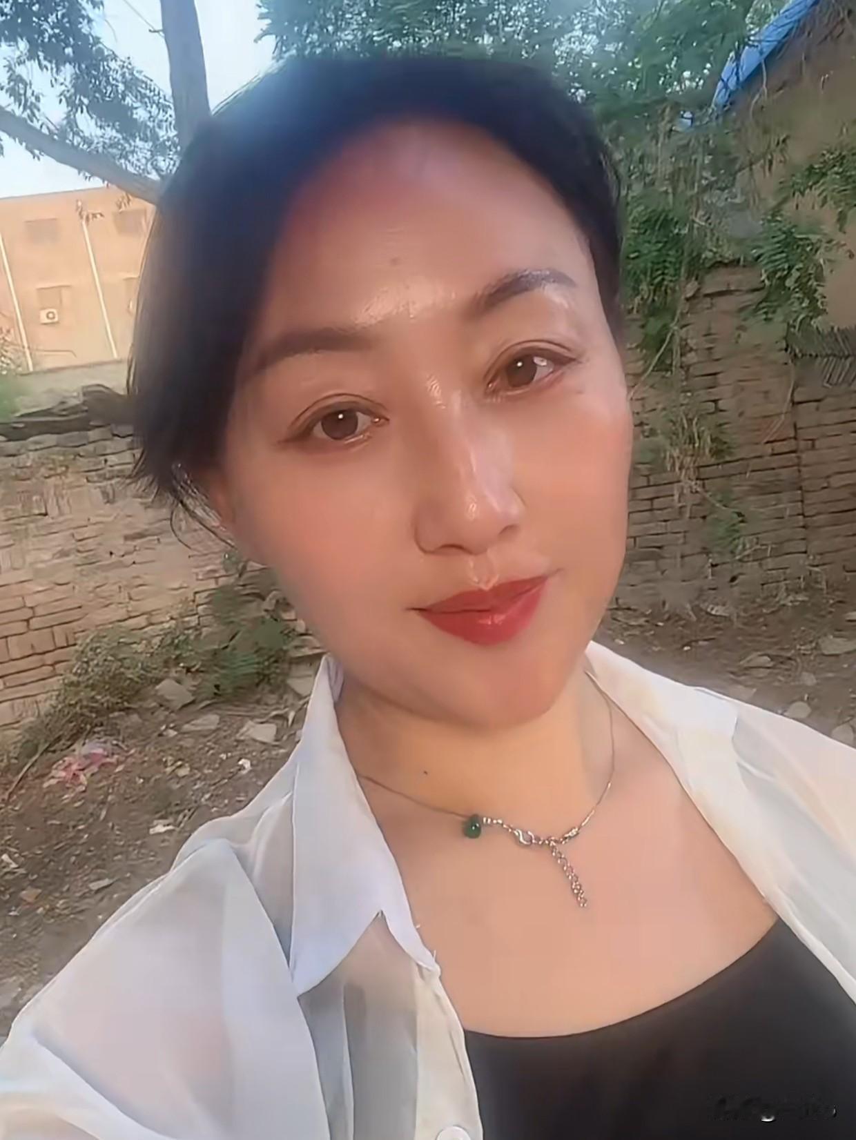 总在深夜焦虑难眠？
总被网上的光鲜生活，搞得自我内耗、觉得自己一事无成？
 
真