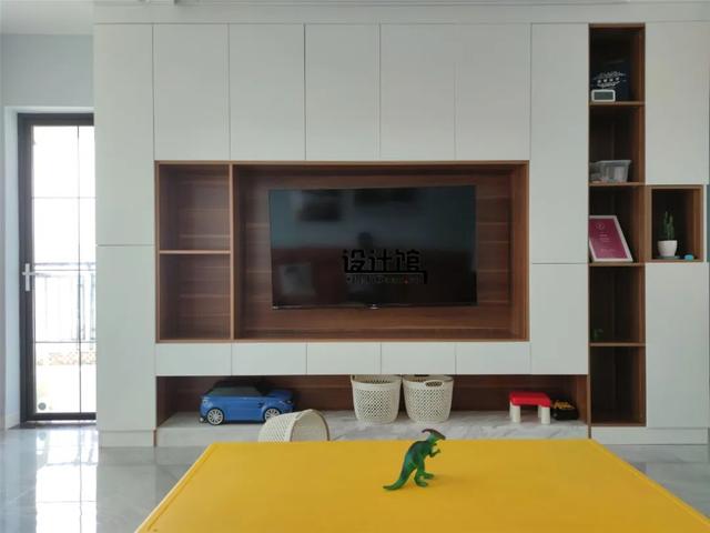 定制电视柜好不好？家里装了2年，我来聊聊