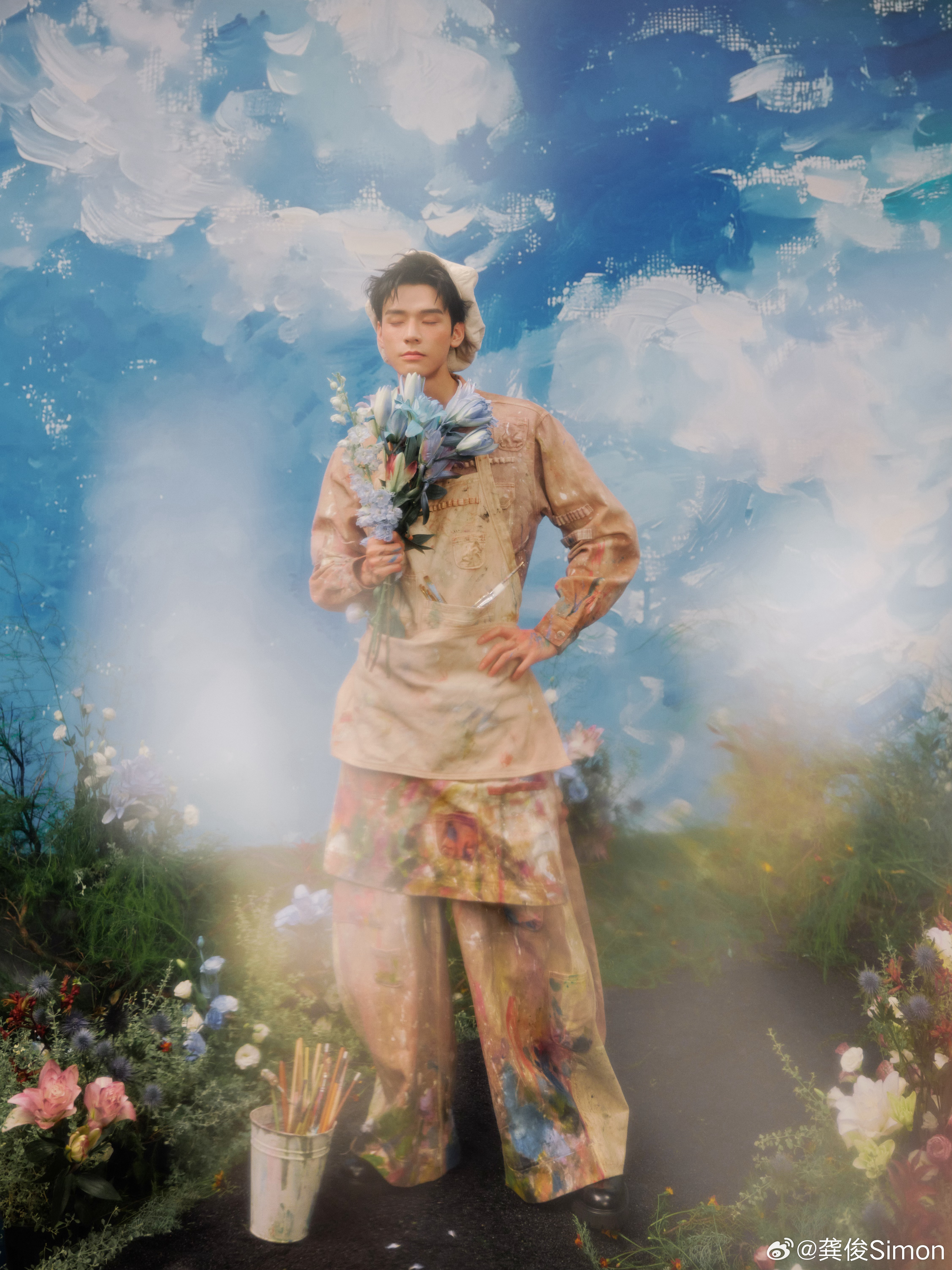 【龚俊灵魂小画家上线】龚俊每次亮相都有新惊喜 “灵魂画手已上线🧑‍🎨花园里有