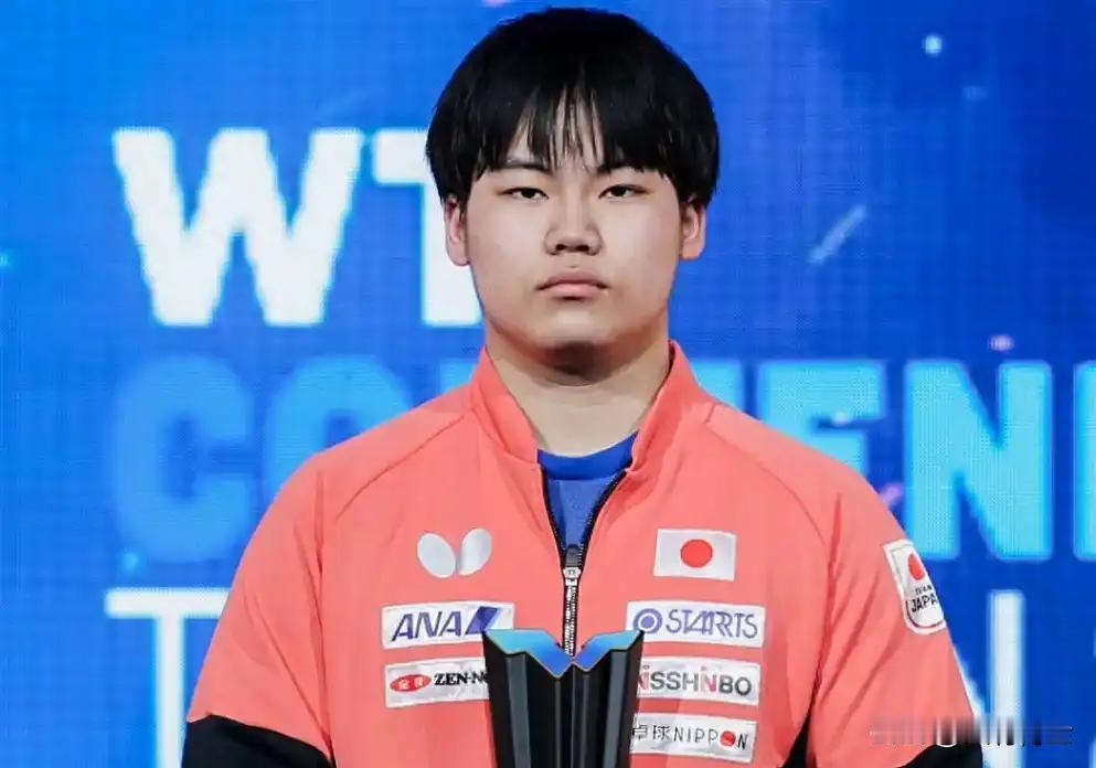 松岛辉空的后劲真足。
         中国大满贯松岛辉空夺得男单冠军，发现一个