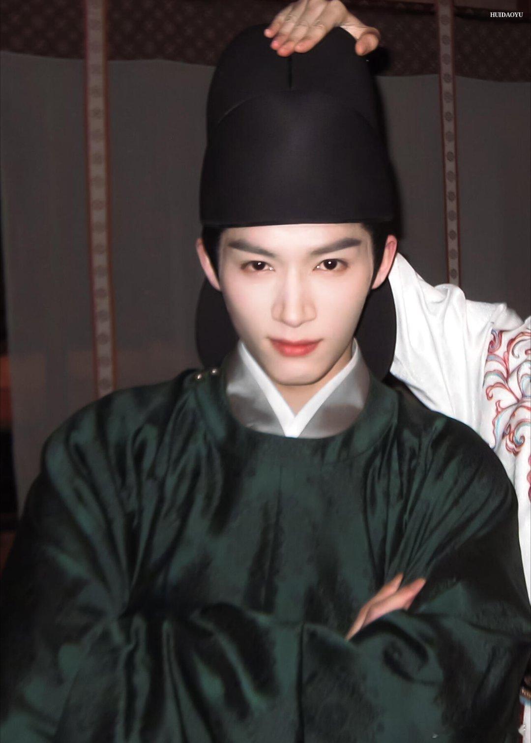 王星越戏里开卦戏外开挂戏里断迷局，戏外稳飞升，这波我押王星越再起飞🚀悄织情网太