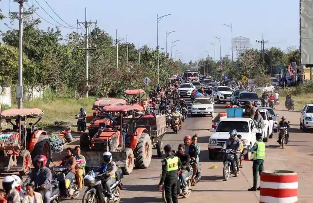 泰柬冲突出现重大转折，战火烧到不该烧的地方，中方的出手很及时