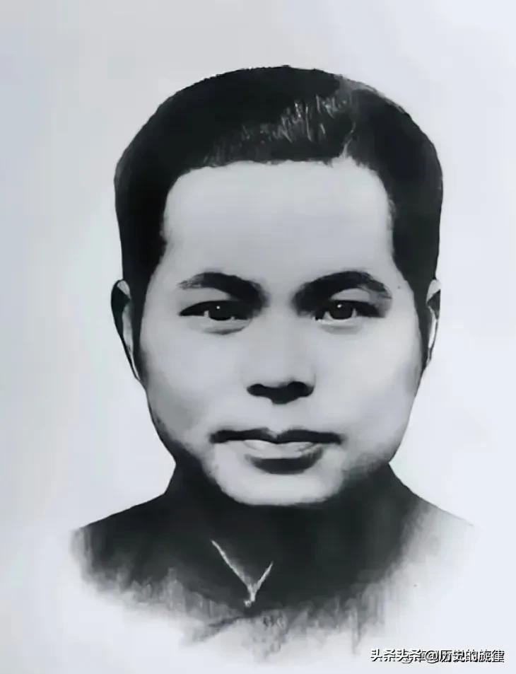 1946年国军少将深夜持枪闯入地下党员家中，枪口对准对方：我看透了国民党，想投奔