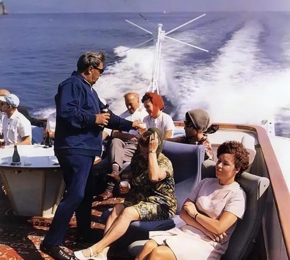 同样是特权腐败，为何苏联没有“爱泼斯坦式”跨国性剥削网络？苏联因封闭经济和严格管