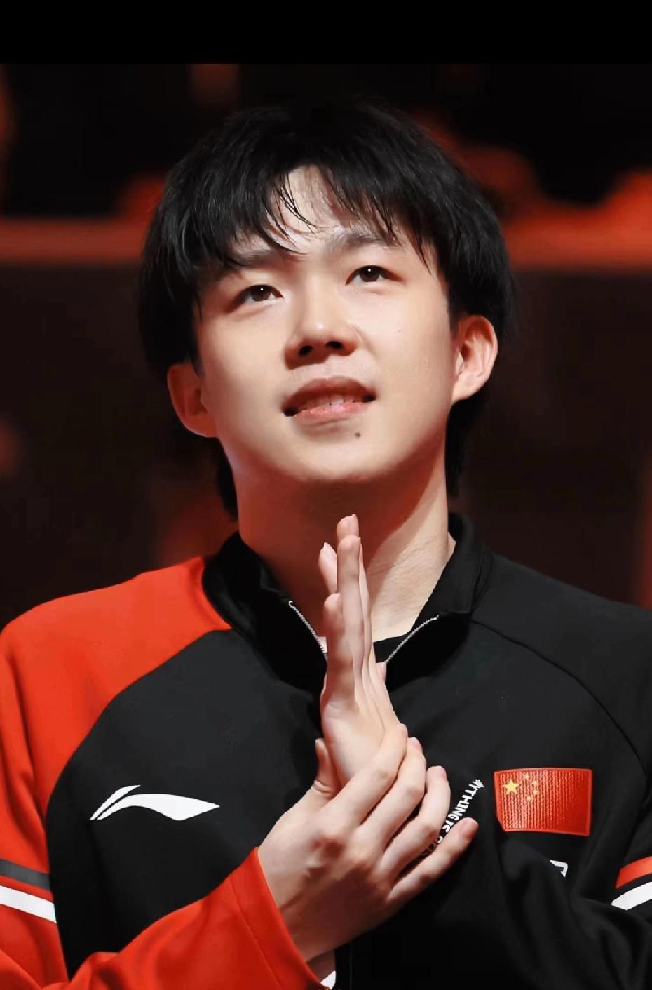 焦点之战！好矛盾啊！我有点儿变态，希望打满五局，小日子输[大笑]又希望小日子输，