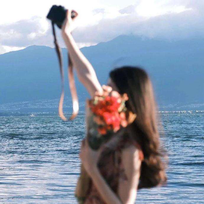 情绪管理才是最好的化妆品不快乐比任何劳累都要消耗人情绪一旦崩塌即使你貌若天仙外貌