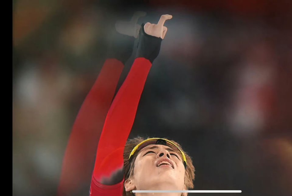 刘瀚彬冬奥赛场与姥爷隔空拉勾34年的等待，终被少年打破！刘瀚彬在冬奥赛场刷新中国