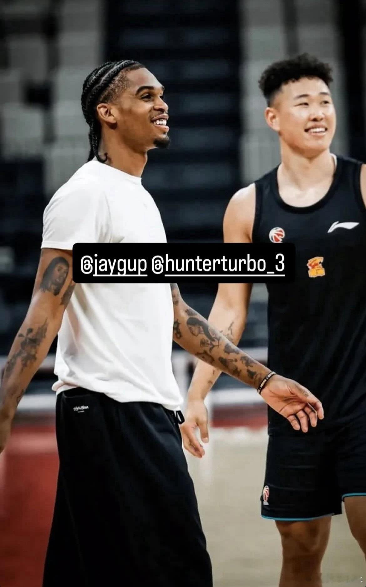 克里斯托弗晒深圳队23号球衣nba