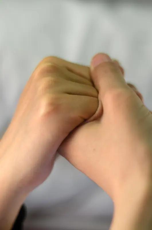 一个家，什么最重要？不是大房子、豪车和丰厚家底。房子大却争吵不断，住起来也糟心；