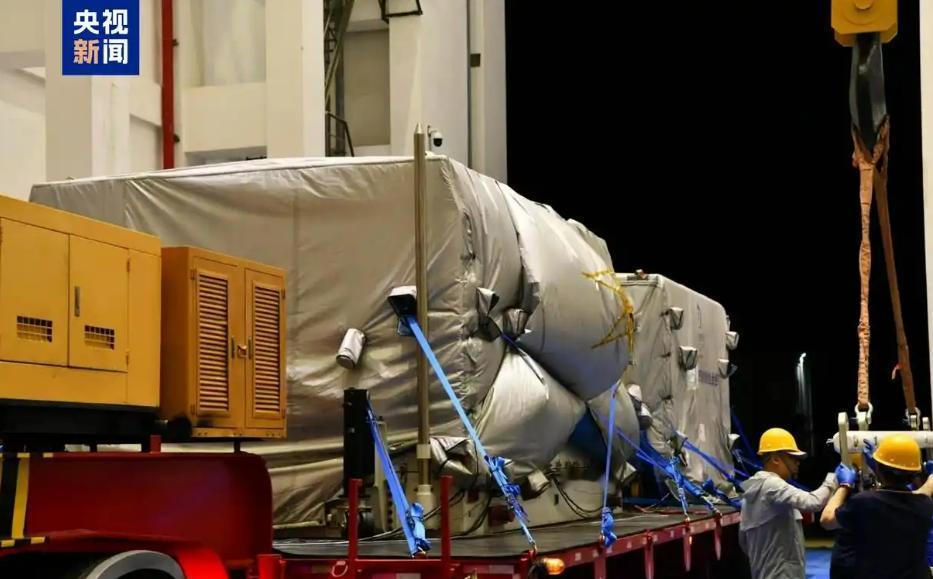 🛰️ 我国嫦娥七号探测器运抵文昌发射场，月球南极探险即将启程！ 🌕
中国航天