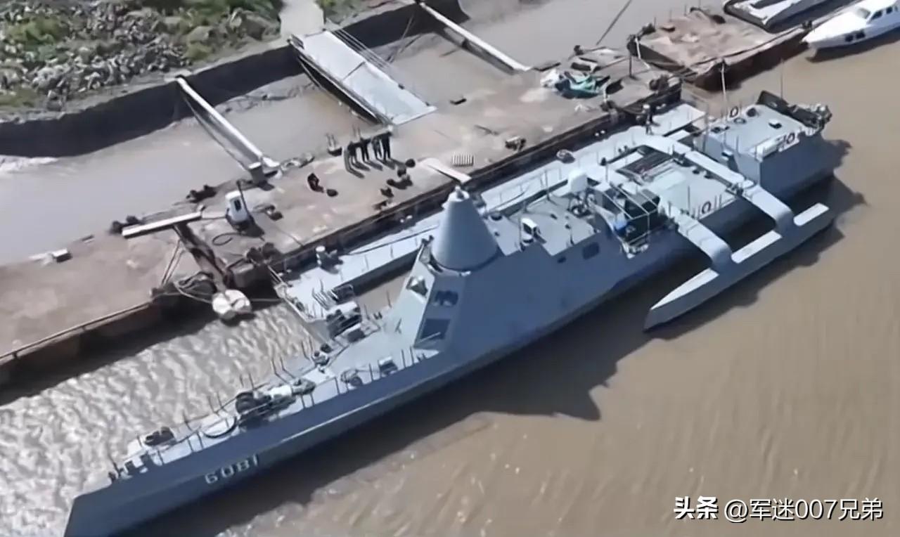 沉寂4年突然杀疯！国产隐身无人艇狂飙4000公里，二链狼群战术彻底成型

不少老