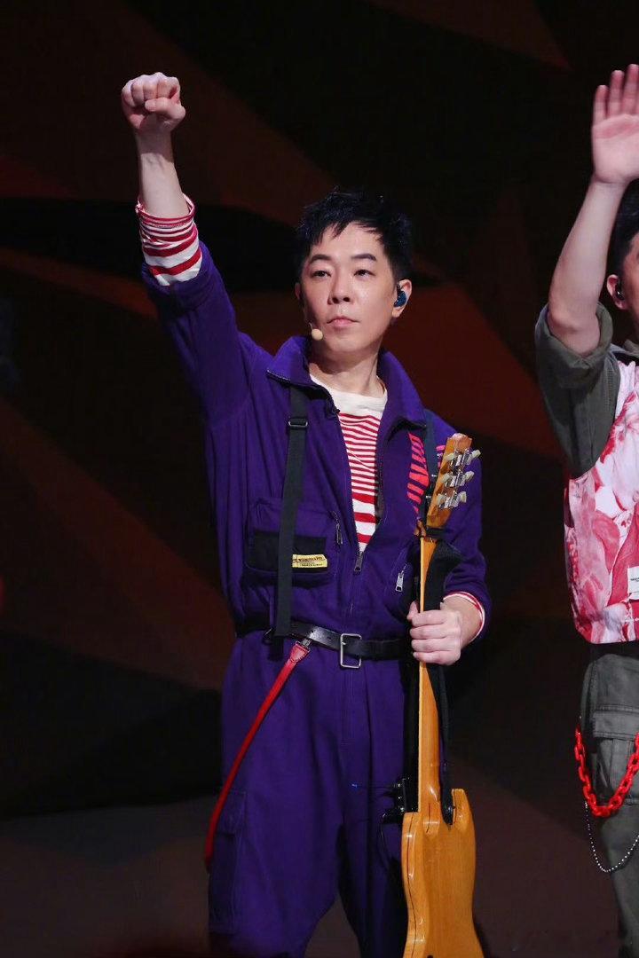 罗大佑黄贯中深圳开唱📌天若有情1990-2026演唱会官宣落地深圳，两代摇滚代