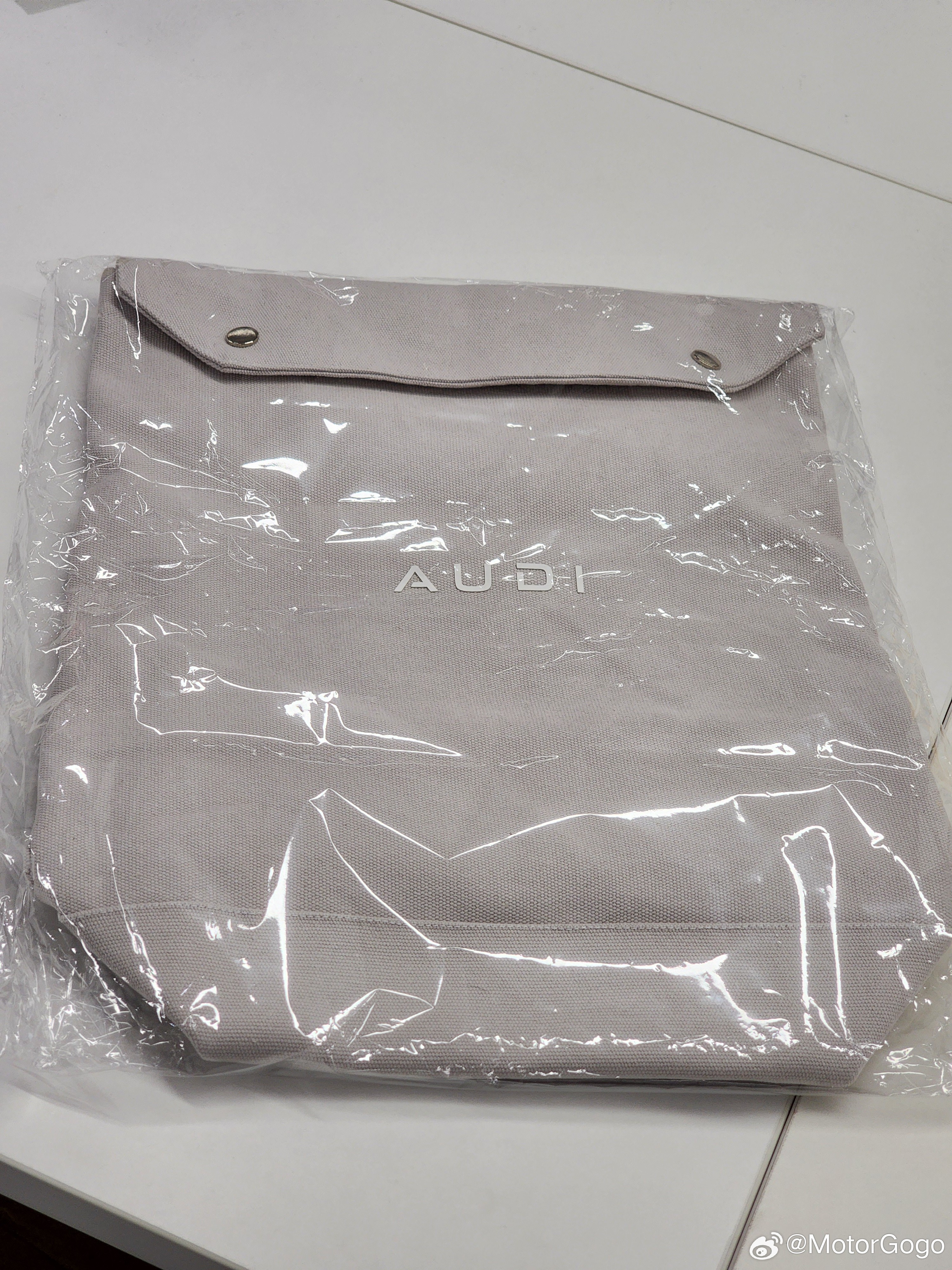 上次的奖品没有抽出去！！！我非常不甘心！！！GoGo的宠粉福利每周都有！！！大家