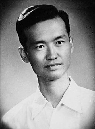 1947年，一名国民党少校被俘虏，在即将被解放军押送到改造所时，他突然大喊道：“