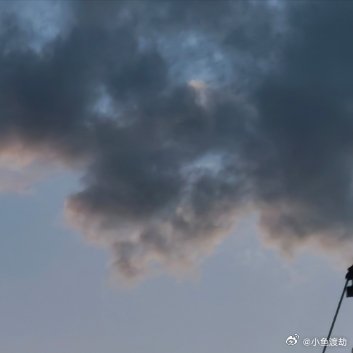 关于被需要你一直以为，被人需要就是被爱。于是你拼命扮演那个随时在线的人，朋友失恋