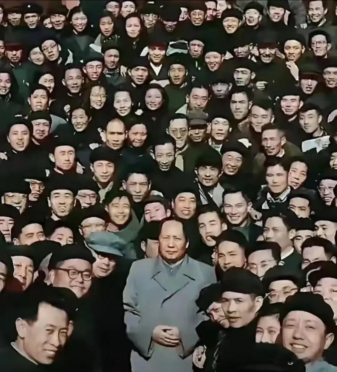 公者千古！私者一时。
伟大不伟大，评判在人民。只有在时间长河之中，经过实践和人民