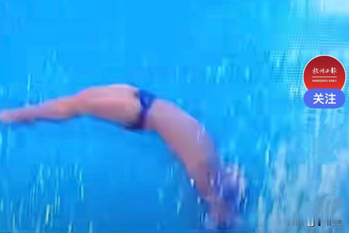 太惊险了
11月8日晚，全运会男子跳水三米板半決赛正在如火如荼的进行中，此刻天津