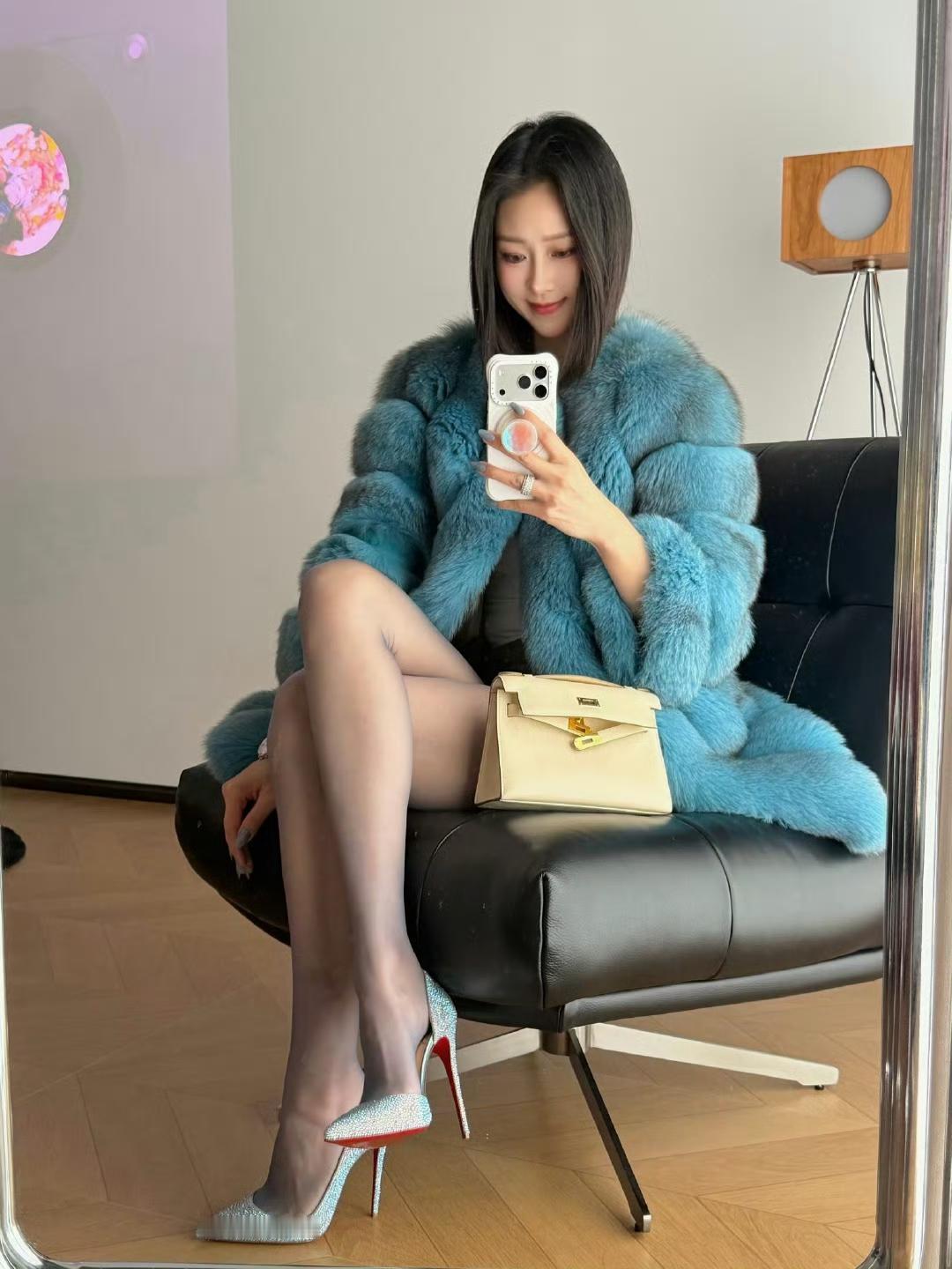 🩵🩵🩵🩵🩵🩵
blue on blue～ ​​​