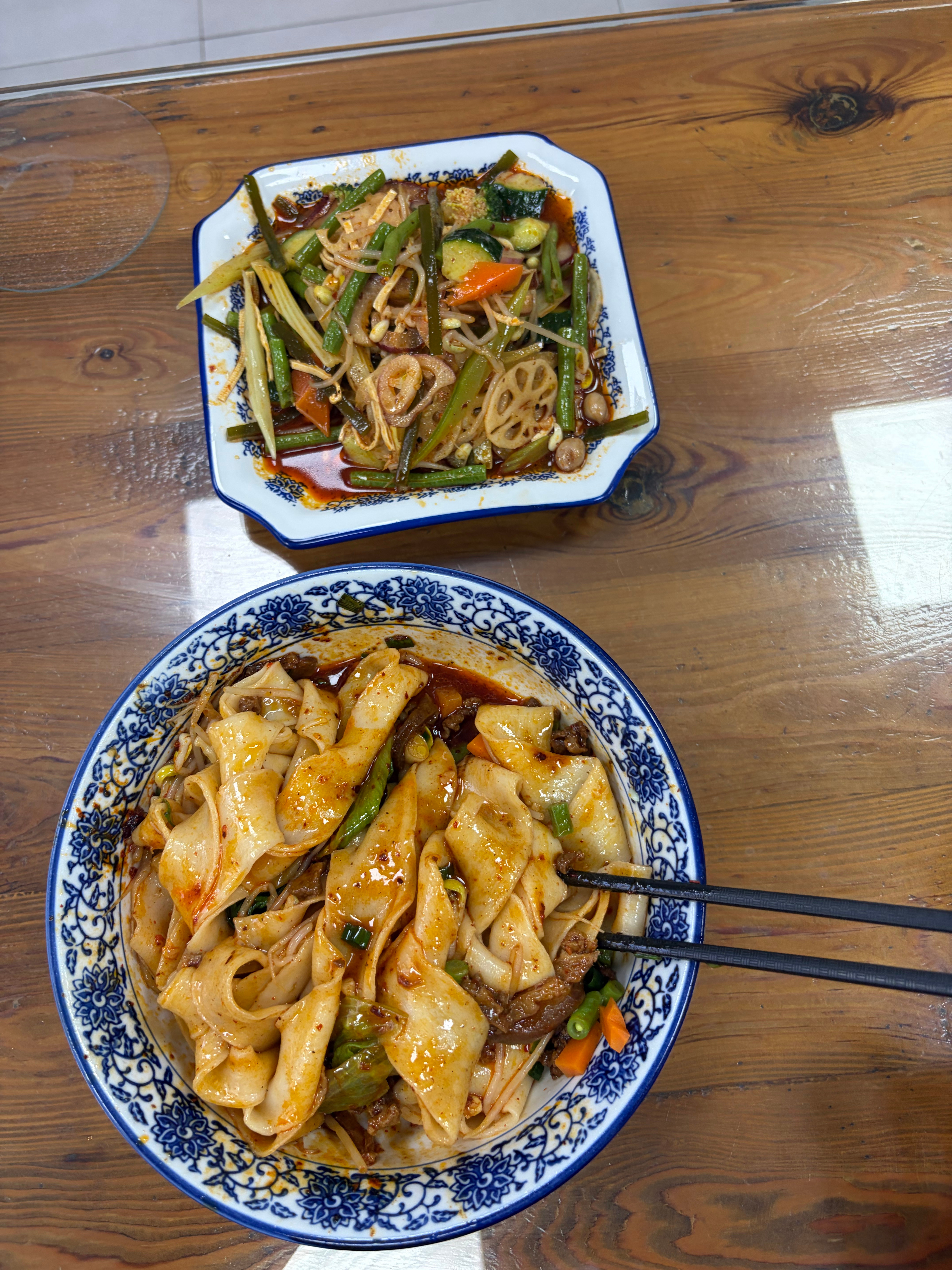 阿宫今天在吃 老陕啊