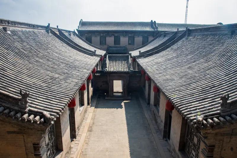 【你怎么看山西有很多豪门大宅，当年辉煌一时，可如今拿钥匙的，全都是不相干的人】