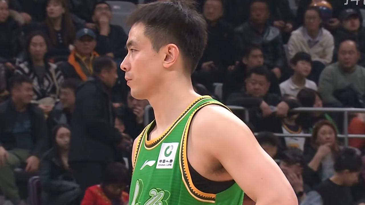 辽宁87-75新疆男篮！

北京时间4月1日，CBA常规赛第33轮，新疆对阵辽宁