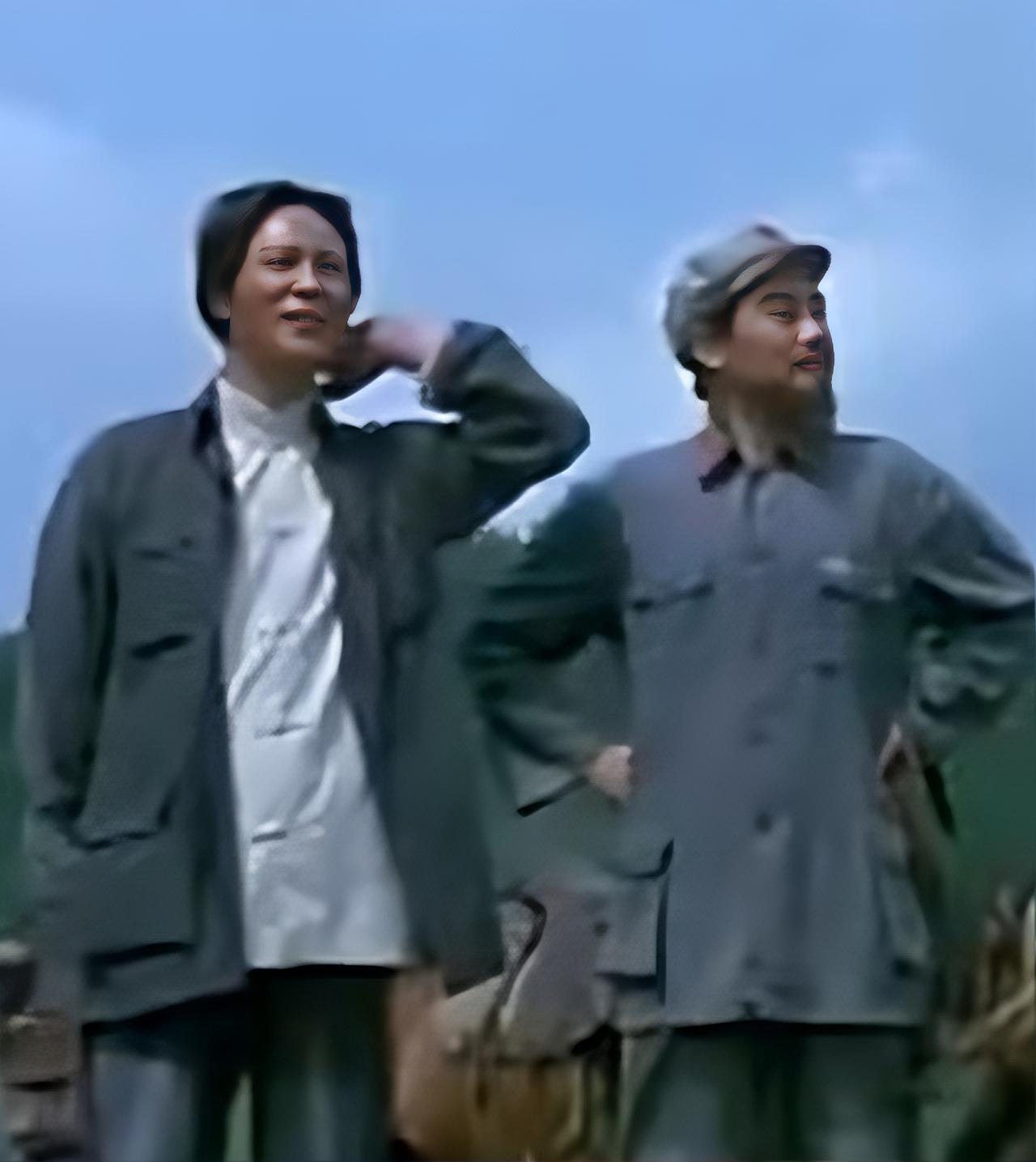 经典同框！古月搭档周总理特型演员 还原长征伟人风采
 
这张珍贵画面，定格了特型