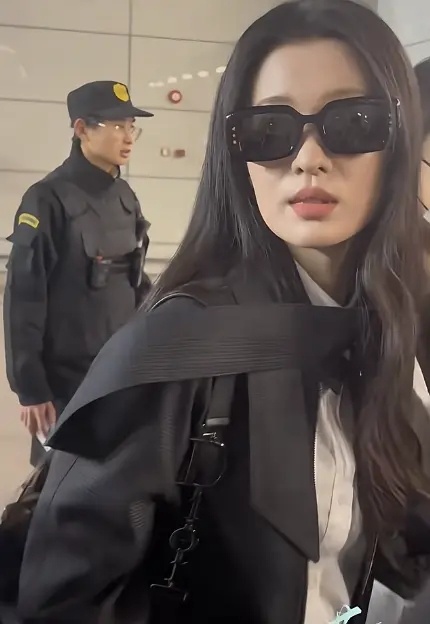 老🚢这穿搭是要代言迪奥了吗 