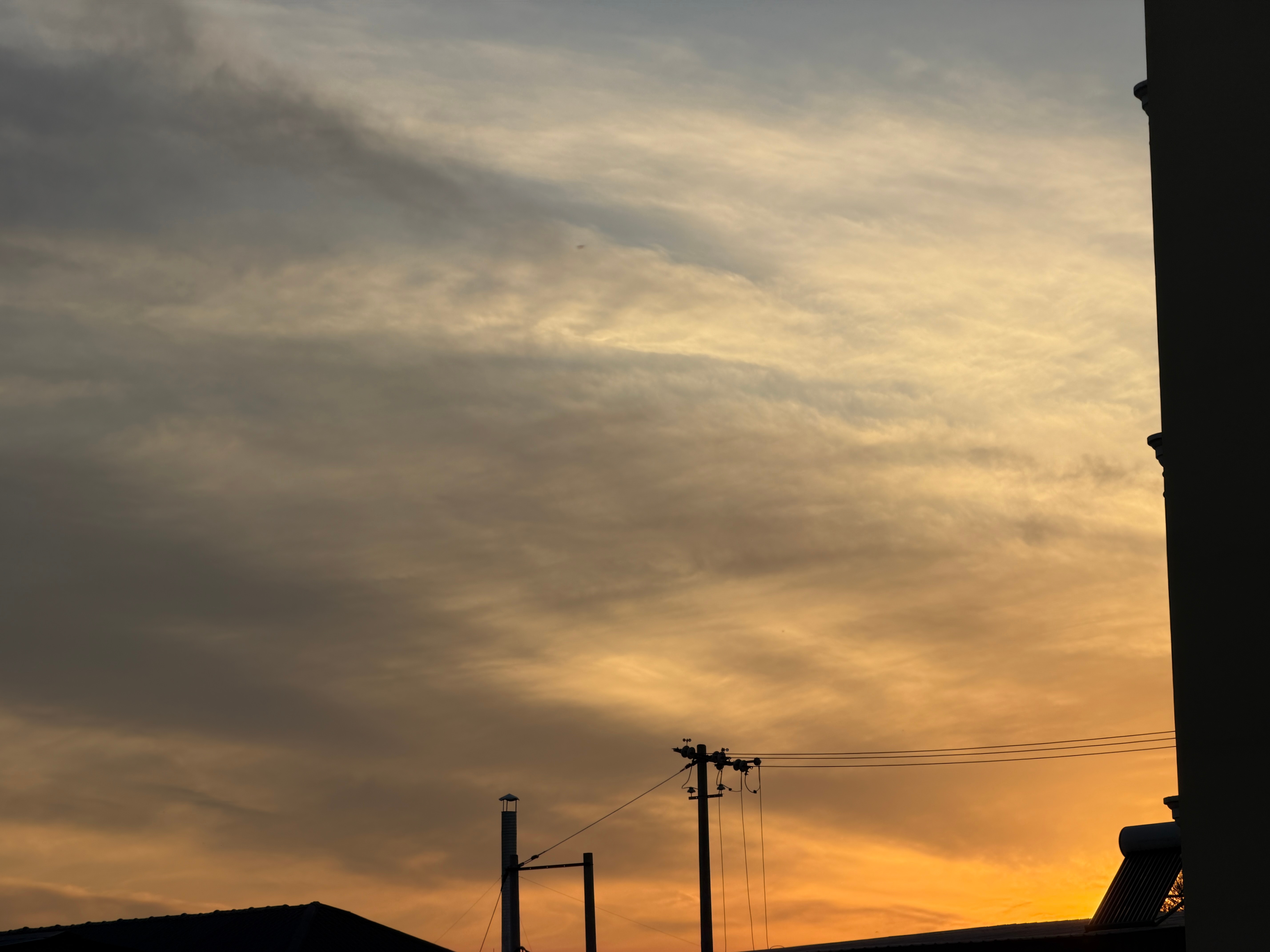 前几天在怀柔我就觉得天色有些异样，原来是极光 