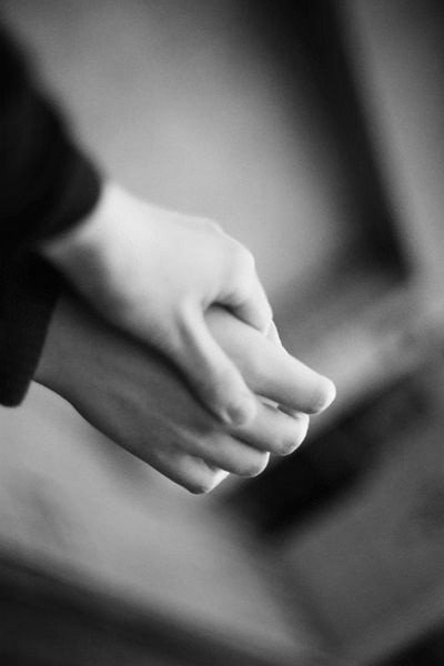 很认同杨绛老师的一句话：“能让你温柔的人，肯定是给了你极致的爱；能让你变得沉默的