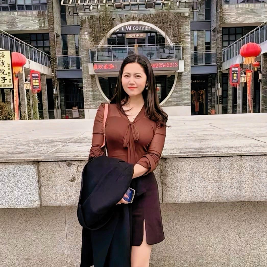 你看，
日子终究是自己过的，
旁人站在门槛外头看的都是热闹，
其中的酸甜苦辣、对