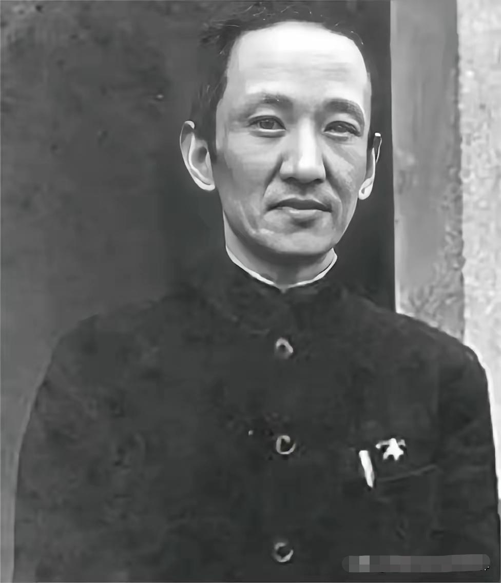 1947年，蒋介石心腹陈布雷的女儿因通共嫌疑被捕，毛人凤将此事告诉陈布雷时，他却