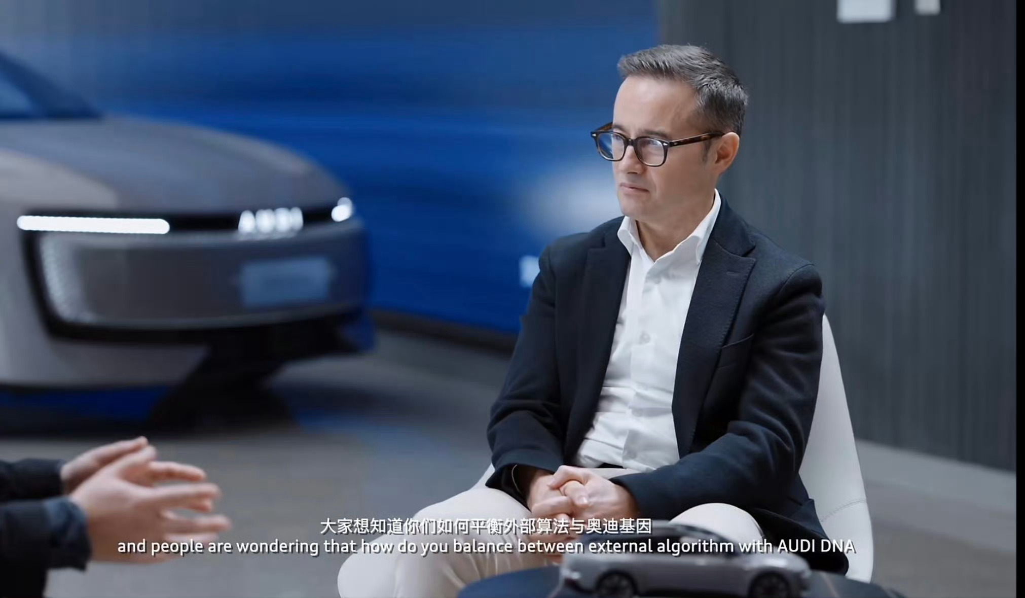 奥迪宋斐明和微博王巍谈双料冠军作为奥迪在华电动化战略的重要落子，奥迪E5 Spo