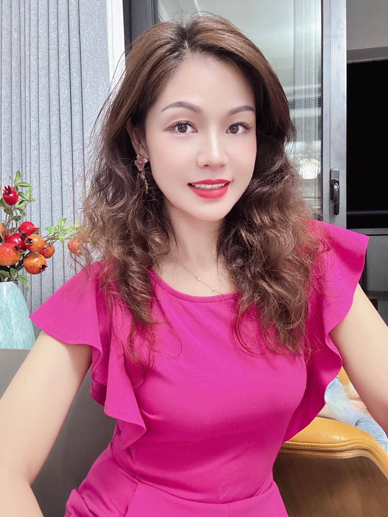 凡事让你快乐的，就是解药。
那些为了自拍好看的角度偷笑，那些让你嘴角上扬的瞬间，