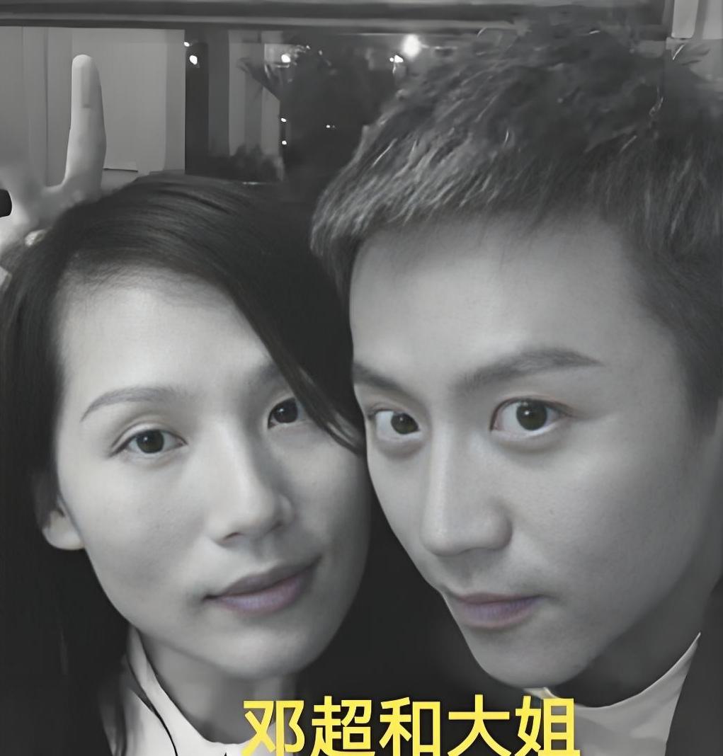 那个在综艺里嘻嘻哈哈的“跑男队长”，竟然一夜白头过？

2003年，姐姐确诊癌症