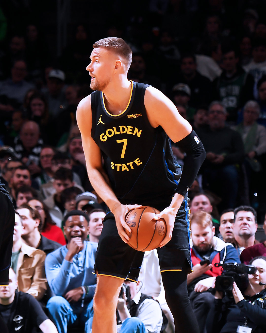 波尔津吉斯11分，5篮板，2助攻，2抢断，2盖帽。勇士vs凯尔特人